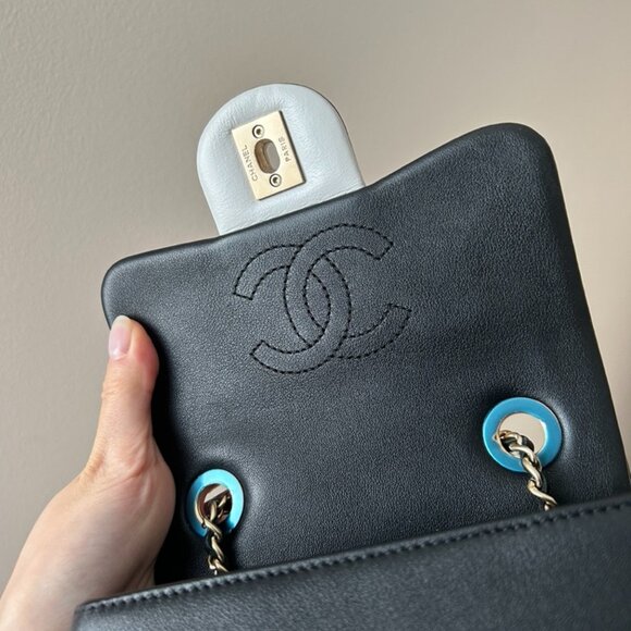 Chanel square mini single flap - Picture 5 of 16